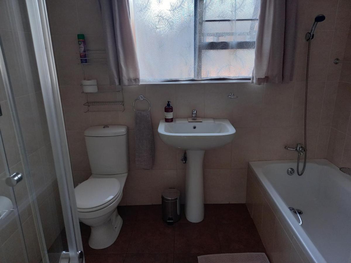 White Rose Guest House 范德拜尔帕克 外观 照片